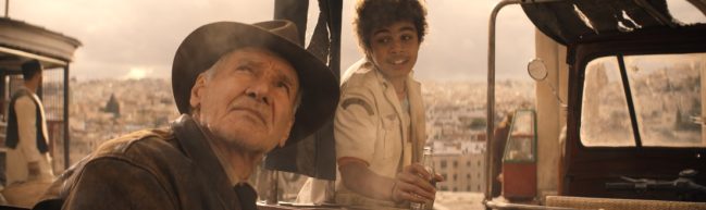 Indiana Jones (Harrison Ford) und Teddy (Ethan Isidore)© 2023 Disney und seine verbundenen Unternehmen. 